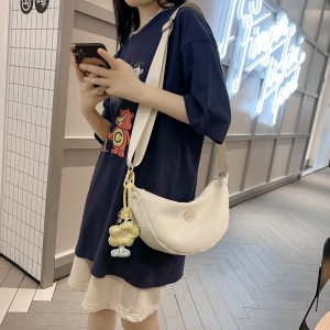 斜挎包女新款单肩包尼龙包饺子包