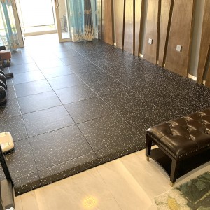 健身房地垫 杠铃垫子 学校功能性塑胶地胶 垫隔音减震橡胶运动地板
