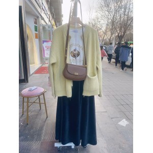 2023年春装新款设计感 小众小香风小个子绿色毛衣开衫 针织外套女装
