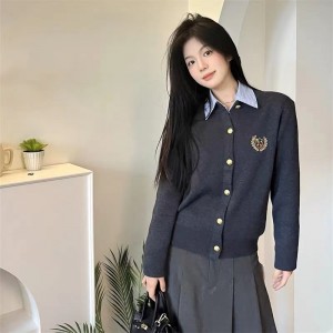 深灰色
