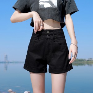 黑色